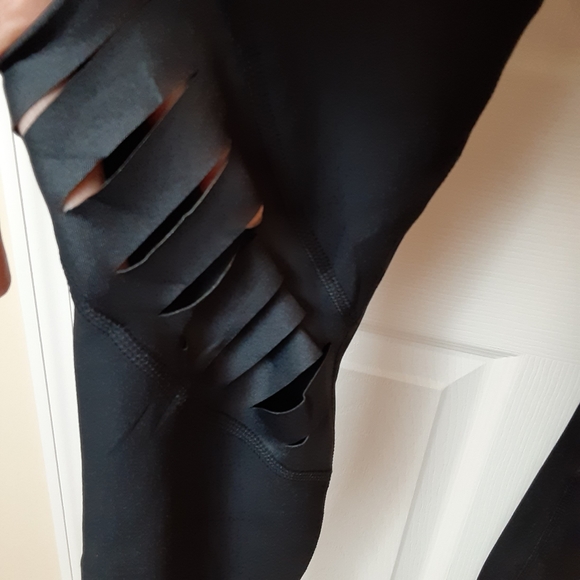 NWT 90 Degree Cutout Black Leggings Size M - Picture 5 of 13